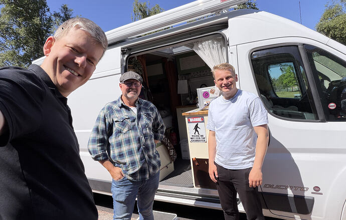Med Johan framför hans vanlife-van. :-)